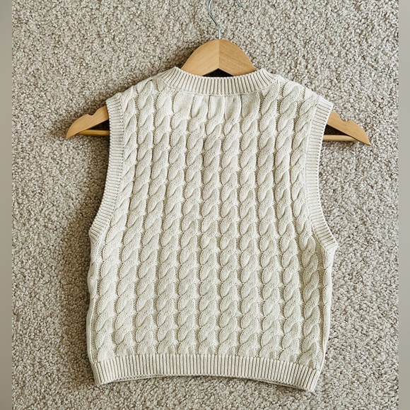 Abercrombie Cream sweater vest - Picture 2 of 3